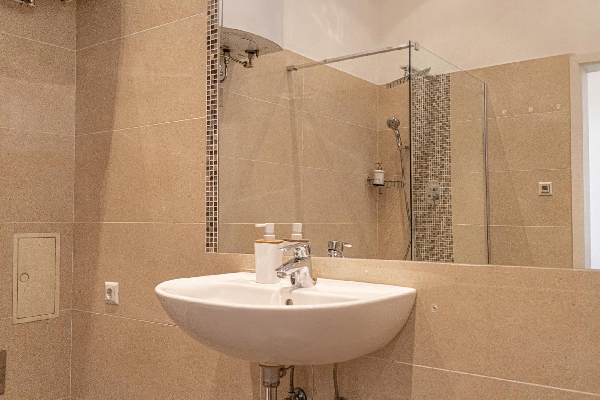 Special Vintage Viennese Apartment - 12Min F Downtown Dış mekan fotoğraf