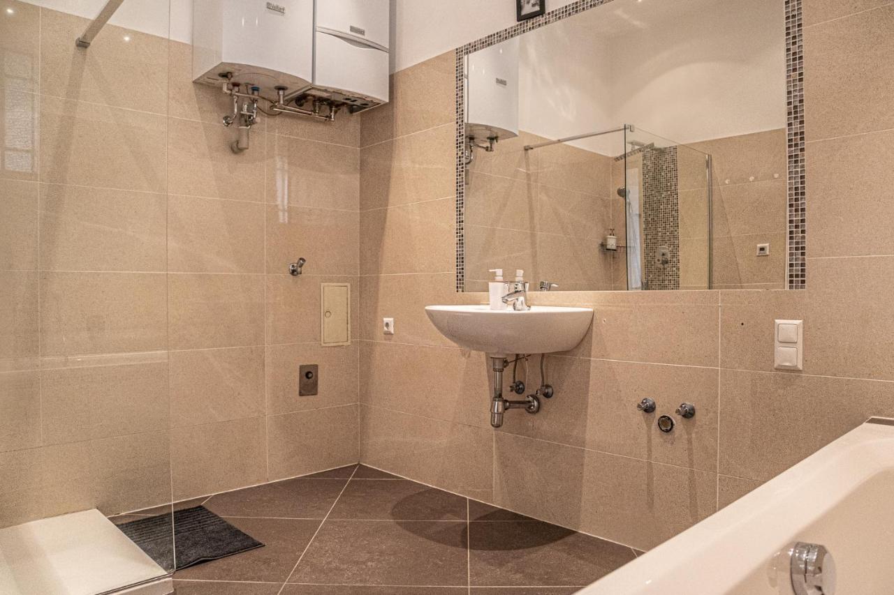 Special Vintage Viennese Apartment - 12Min F Downtown Dış mekan fotoğraf